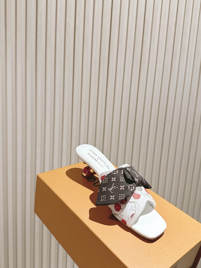 l0vis Vvtt0n slippers